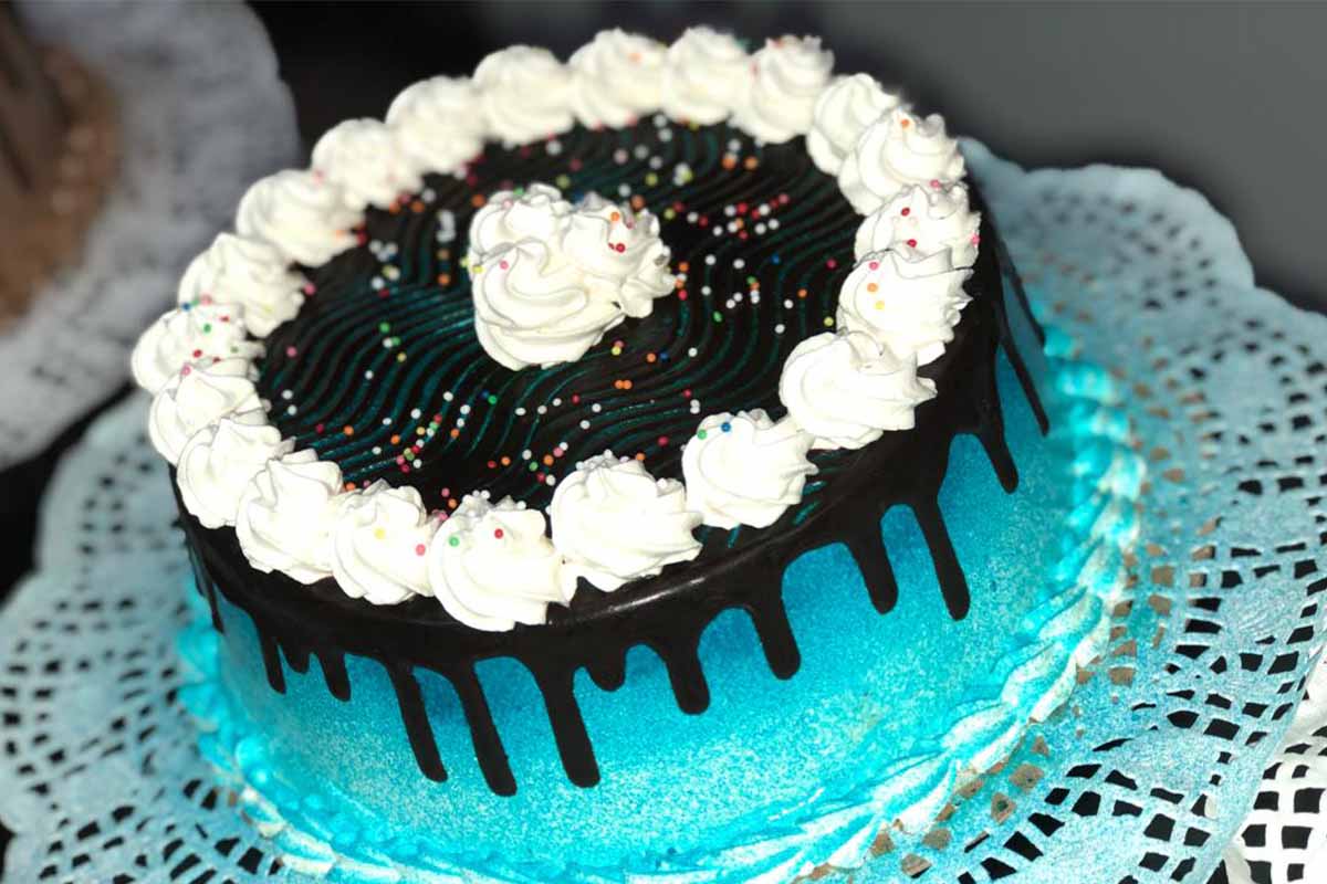 Chocolate vanilla frozen cake - La Receta de la Felicidad