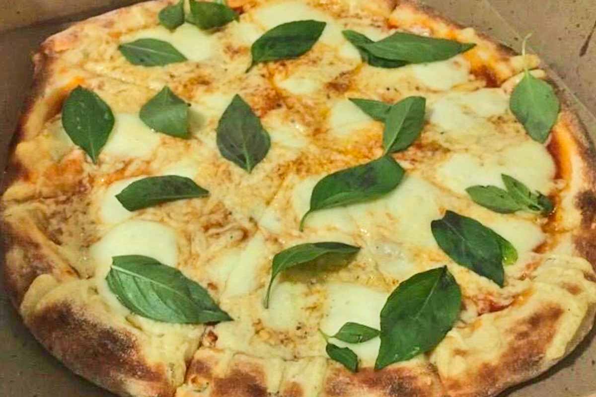 Rita & Champagne Pizza Margarita (Ø30 cm) Envío a domicilio