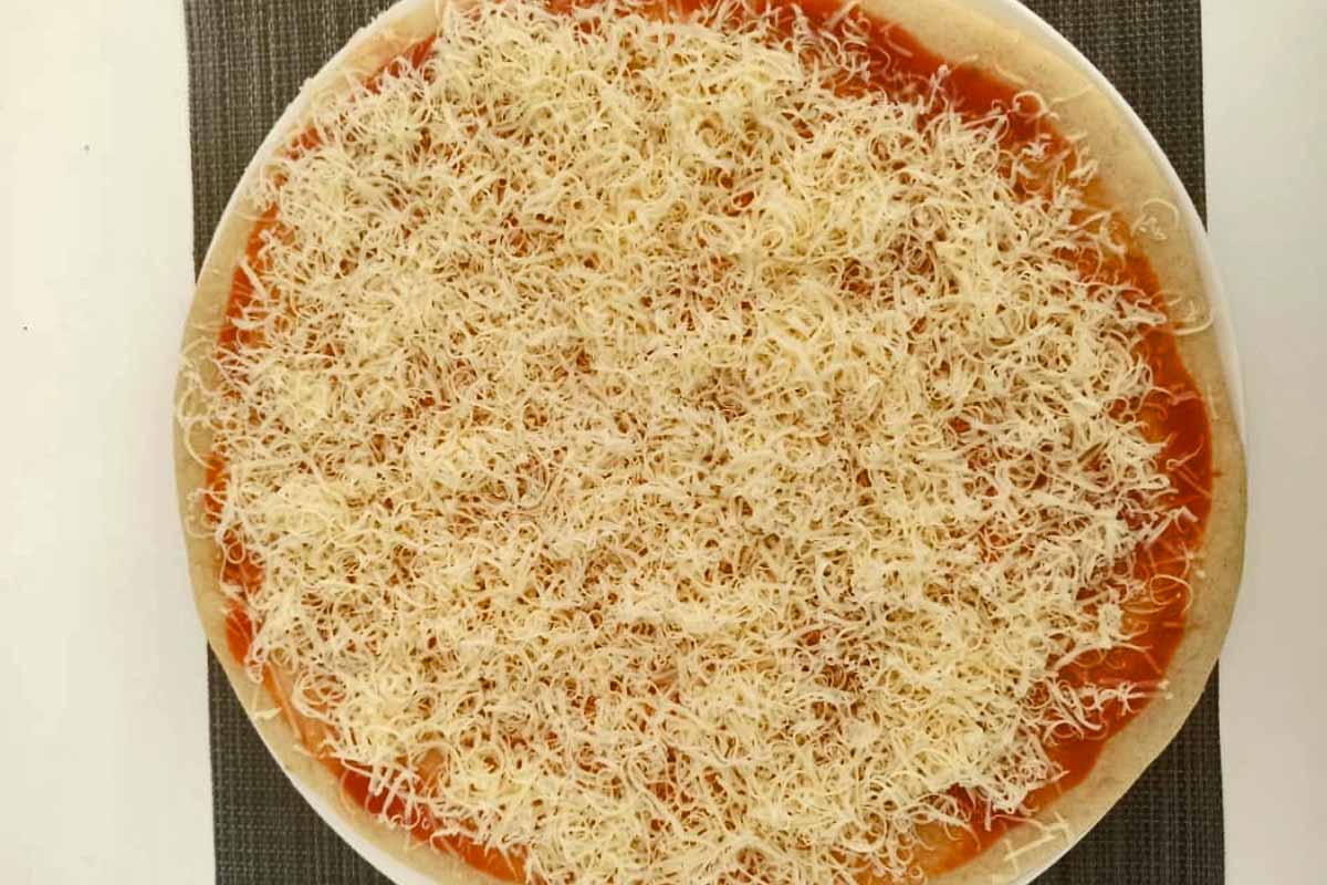 5 Cheese And Basil Pizza Ready To Bake O 33 Cm Delivery Service