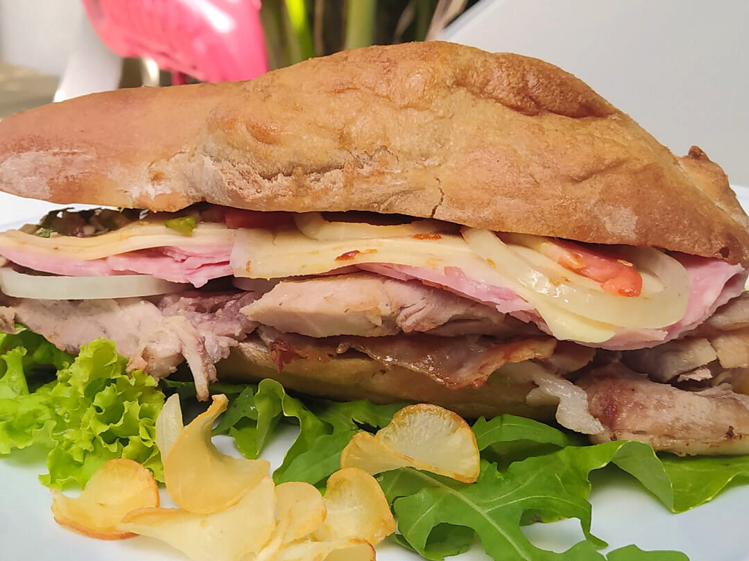 Iván Chefs Justo Sándwich cubano Envío a domicilio