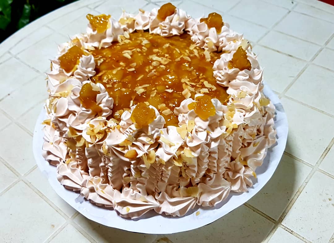 Excellent Taste Fresh Delightful And Smooth Butterscotch Dry Fresh Fruit  Cream Cake (1 Kg) Pack Size: Box at Best Price in Kolkata | Tasty Life