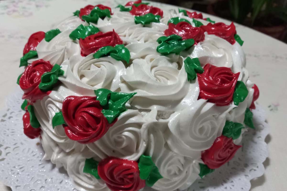 Mary's Cakes - Torta rosas rojas (Ø20cm x 10cm) - Envío a domicilio